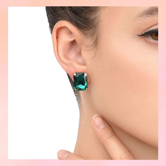 Jewelry - Emerald Green & Gold Stud Earrings